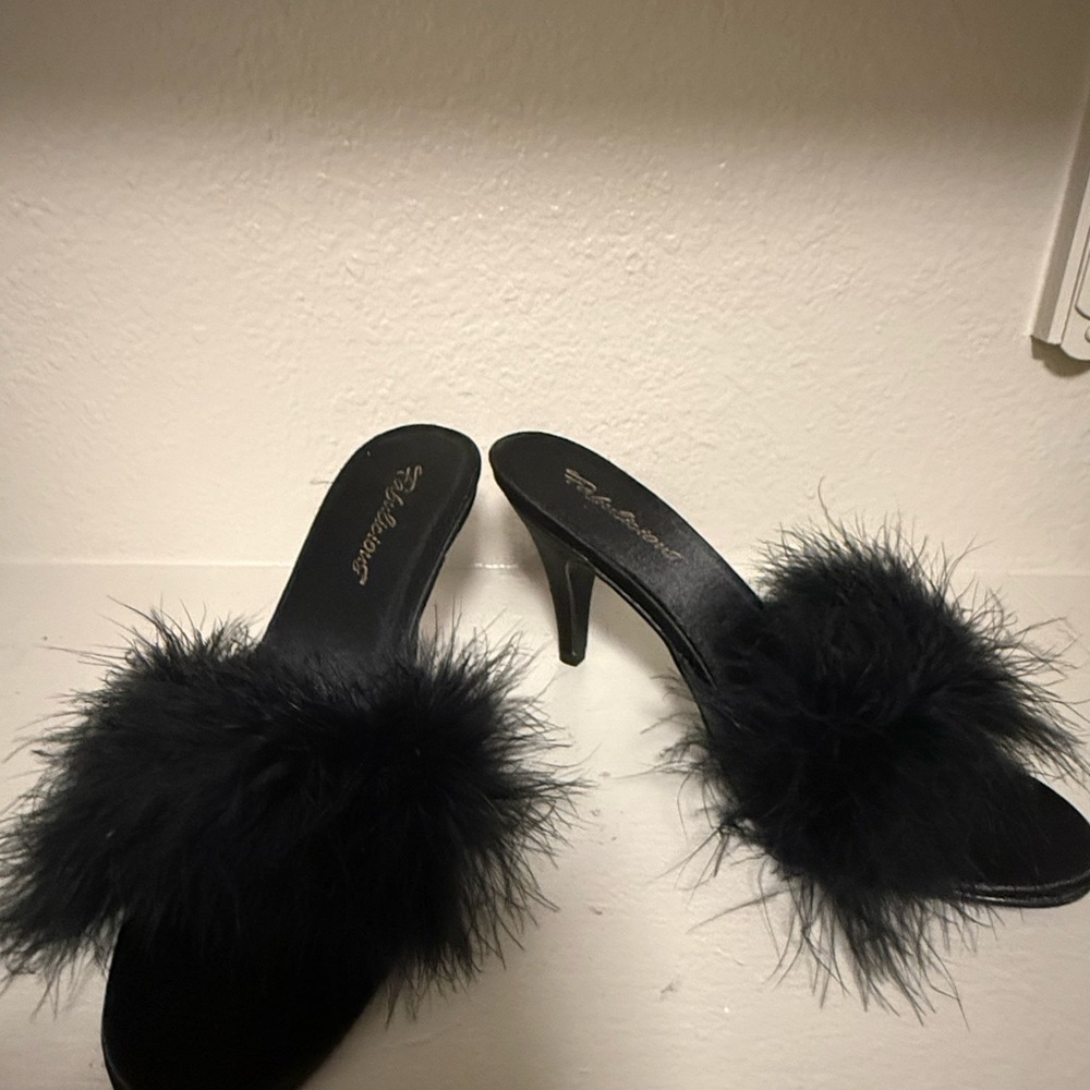 Chic Black Feathered Women's Heels